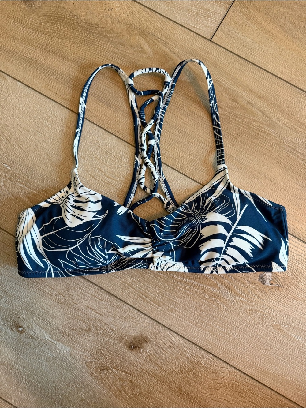 Cupshe Navy and White Tropical-Print Bikini Top